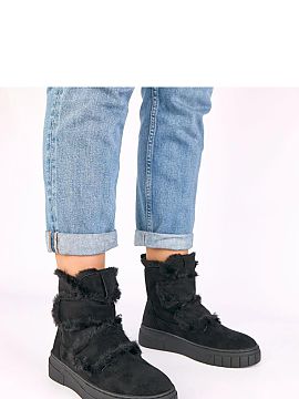 Botki Solea  Boots with fur are a perfect combination of comfort, style, and functionality for colder days. Made of high-quality ecological suede leather