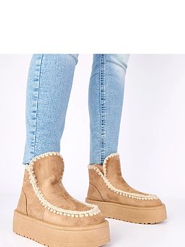 Snow boots Solea  Snow boots on a platform with decorative embroidery, slip-on, are stylish and comfortable footwear ideal for winter days. Made of high-quali