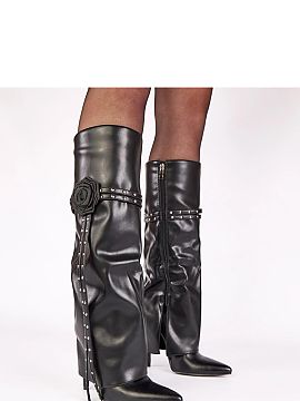 Heeled boots Solea  Boots with a turned-down shaft, decorative straps, and an eye-catching rose are a proposal for women who appreciate a combination of eleganc