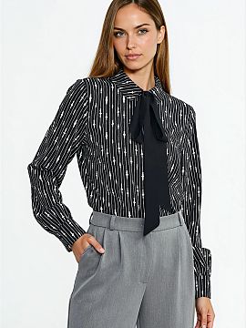 long sleeve shirt Nife  This unique shirt is a must-have for every woman who values originality. Made of soft viscose, it provides comfort all day long. Interesting