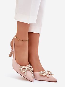 High heels Step in style  Women\'s high heels perfect for elegant parties, evening outings, and special occasions. Slim, pointed toes subtly elongate the silhouette. 