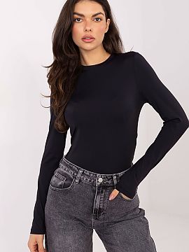 Bluzka Sublevel  The fitted longsleeve blouse is the perfect choice for everyday, casual stylizations. Made of a blend of polyamide and elastane, it perfectl