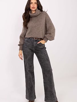 Jeans Factory Price  Women\'s straight leg jeans are a classic casual style, perfect for everyday outfits. Made from a blend of cotton, elastane, and polyester, 