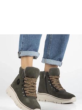 Platform boots Solea  Discover the elegance and comfort offered by gray ankle boots made of natural suede with decorative laces from the Grega Filippo brand. This