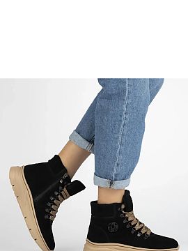 Platform boots Solea