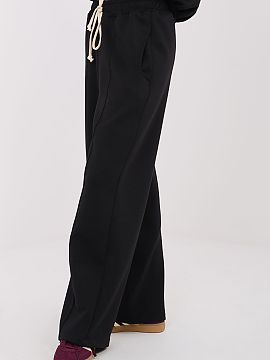 Tracksuit trousers Factory Price  These casual wide leg sweatpants are the perfect choice for everyday, comfortable outfits. Made from a blend of polyester, elastane, and vis