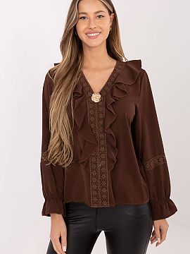Bluzka Italy Moda  An elegant women\'s blouse is a stylish proposition that will work perfectly for formal occasions, as well as for work or everyday wear. Its