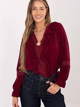 Bluzka Italy Moda  Elegant women\'s blouse is a stylish proposal that will work perfectly for formal occasions, as well as for work or everyday wear. Its class