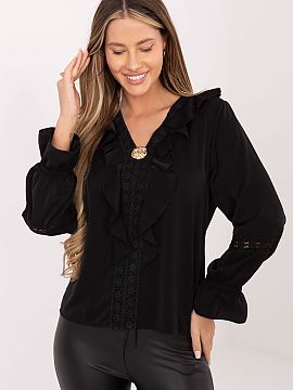 Bluzka Italy Moda  An elegant women\'s blouse is a stylish proposition that will work perfectly for formal occasions as well as for work or everyday wear. Its 