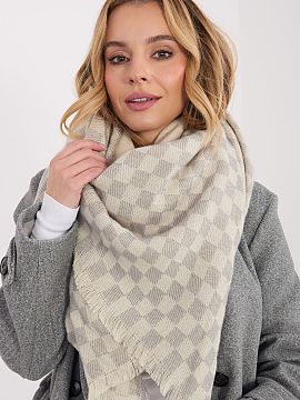 Sal AT  Scarf made of high-quality blend of viscose and wool delights with a pleasant to the touch texture and elegant finish. Its geometric, domina