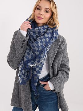 Sal AT  Scarf made of high-quality blend of viscose and wool delights with a pleasant to the touch structure and elegant finish. Its geometric, domi