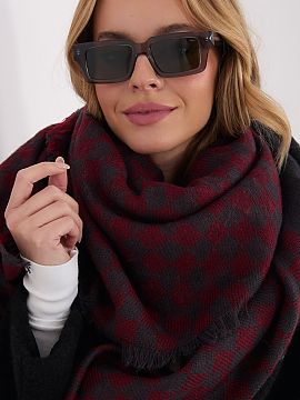 Sal AT  Scarf made of high-quality blend of viscose and wool delights with a pleasant to the touch structure and elegant finish. Its geometric, domi