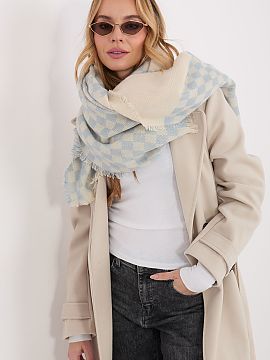 Sal AT  Scarf made of high-quality blend of viscose and wool delights with a pleasant to the touch texture and elegant finish. Its geometric, domina