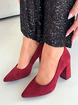 Block heel pumps Step in style  Classic pumps from the Sergio Leone brand. The shoes are made of high-quality eco-suede. Soft leather insole and stable heel will take care 