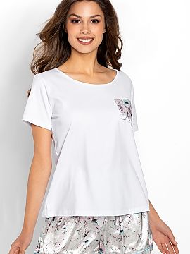 Pyjama Momenti Per Me  Happiness is a unique women\'s pajamas that immediately catches your eye. It is elegant and stylish, and will allow you to look extremely be