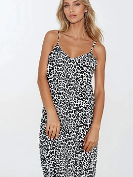 Nightshirt Momenti Per Me  Elegant nightshirt with a slim, loose cut, providing full comfort when worn. Made of delicate viscose, decorated with a subtle pattern on hi