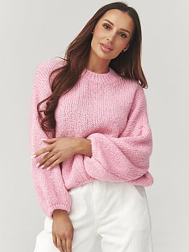 sweter Makadamia  Extremely comfortable and stylish women\'s sweater with a loose cut, perfect for cooler days. Made of soft, pleasant to the touch fabric tha