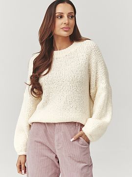 sweter Makadamia  Extremely comfortable and stylish women\'s sweater with a loose fit, perfect for cooler days. Made of soft, pleasant to the touch fabric tha