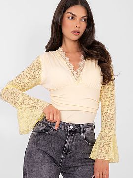 Shapewear Body Italy Moda  Elegant body made of a combination of polyester and elastane, combining comfort with refined style. A model of standard length with a sweeth