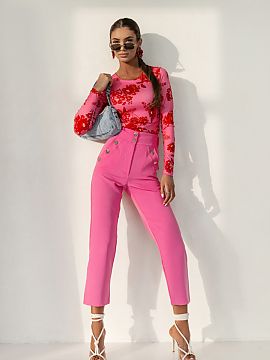 Women's pants LaBalancia  Discover the elegance and comfort offered by KAY cigarette pants in pink. These unique pants are the perfect combination of fashionable desi