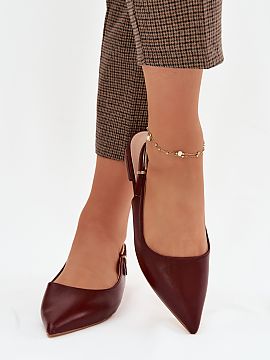 Ballet flats Step in style  Elegant women\'s ballerina flats made of eco-leather are a stylish proposal for any occasion. The pointed toes beautifully emphasize the foo