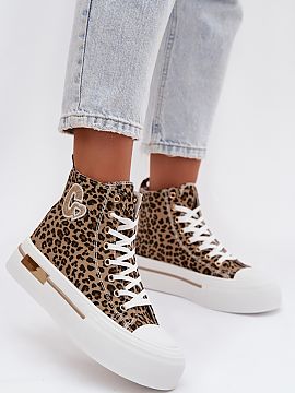 Sneakers Step in style  Women\'s sneakers on a massive platform are a stylish proposition for everyday wear. The thick platform ensures comfort and stability, and t