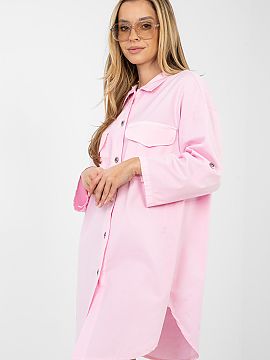 Daydress Rue Paris  Comfortable shirt dress with a loose fit, perfect for everyday styling. The model is buttoned up, with a classic collar that gives the whole