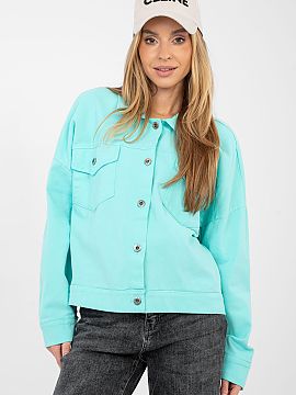 Denim jacket Rue Paris  Classic women\'s denim jacket in a casual style, perfect for everyday styling. The model is buttoned up, with a classic collar and long slee