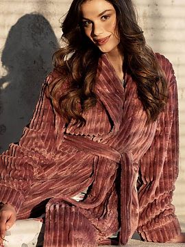 Bathrobe Momenti Per Me  Elegant women\'s bathrobe that combines style and comfort in one. Designed with everyday use in mind, it is perfect as practical homewear or