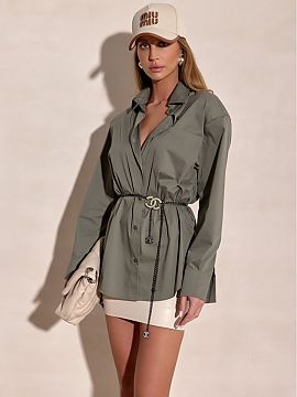 Long sleeve shirt Roco Fashion  The shirt in a loose, modern cut was designed with comfort and universal style in mind, perfect for everyday wear. The model stands out with