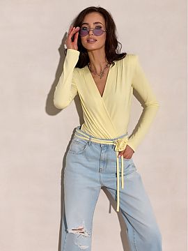 Shapewear Body Roco Fashion  A long-sleeved bodysuit with a wrap neckline is the quintessence of feminine style and elegance. Made of soft, elastic material, it perfectl