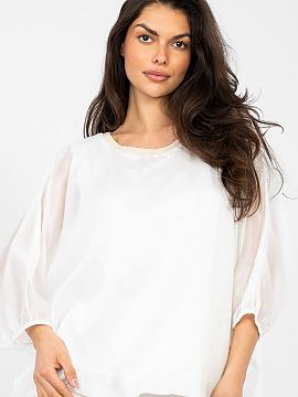 Bluzka Italy Moda  Elegant blouse of standard length, perfect for work and formal occasions, combining stylish look with wearing comfort. The model made of a c