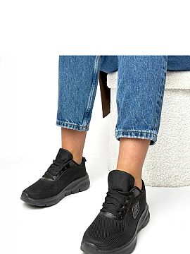 Sports footwear Solea  Sports shoes are the perfect combination of comfort and modern style. Made of high-quality fabric, they provide lightness and good ventilati