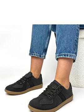 Sports footwear Solea  Sports shoes are a comfortable and versatile option for everyday use. Made of high-quality synthetic leather, they look modern and are easy 