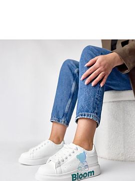 Sports footwear Solea  Sports shoes with a printed teddy bear are a fun and stylish proposal for fans of original accessories. Made of durable eco-leather, they ar