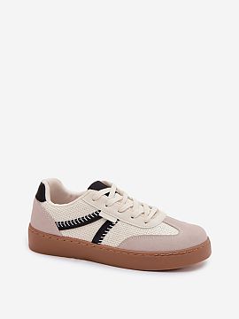 Sports footwear Step in style