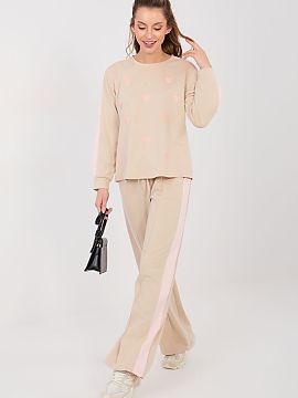 Set Rue Paris  This women\'s tracksuit set consisting of a hoodie and pants is the perfect everyday option for women who value comfort, freedom of movement