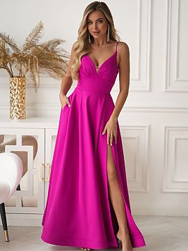 Long dress Bicotone  Dress with a ball character, made of soft material. The wide, elegantly falling bottom gives it a luxurious look, and the hidden pockets in 