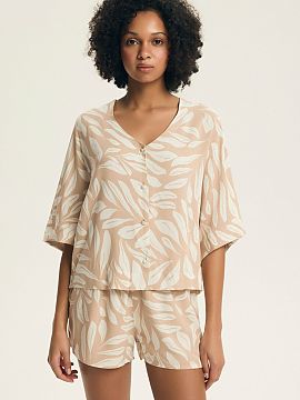 Pyjama Henderson  Stylish and comfortable women\'s pajamas are the perfect choice for women who appreciate comfort and a fashionable look. The top with a V-ne