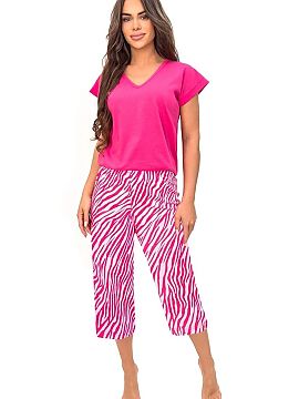 Pyjama Donna  Comfortable and stylish women\'s pajamas that combine comfort with a modern look. The short-sleeved V-neck top provides lightness and freedo