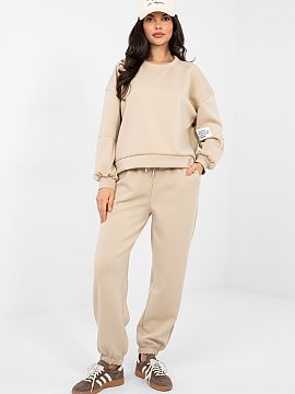 Set Italy Moda  Stylish sweat suit in a casual edition is the perfect choice for everyday stylizations. The smooth pattern gives it a universal character, m