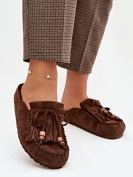 Flip-flops Step in style  Women\'s mule-style sandals made of eco-suede are a stylish and comfortable choice for everyday wear. The model set on a platform provides s