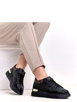Sport Shoes Solea  Modern sports shoes made of high-quality synthetic leather, which is durable, easy to care for, and aesthetically pleasing. It is the perfec