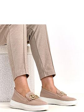 Sneakers Solea  Modern sneakers with an eye-catching decorative buckle on the front are a stylish proposal for people who value comfort and original details