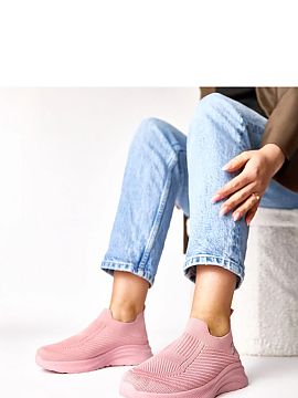 Sport Shoes Solea  Stylish sports shoes made of lightweight and breathable fabric are a perfect choice for everyday wear. The breathable outer material ensures