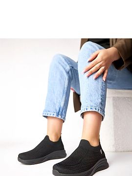 Sport Shoes Solea  Stylish sports shoes made of lightweight and breathable fabric are the perfect choice for everyday wear. The breathable outer material ensur