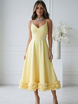 Cocktail dress Bicotone  Elegant midi dress fastened with a hidden zipper. The fitted top with a sweetheart neckline and double thin straps beautifully highlights th