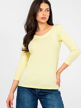 Bluzka Rue Paris  Stylish and comfortable everyday blouse with a fitted cut, which beautifully accentuates the silhouette, providing full comfort while wearin