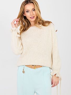 Jumper Italy Moda  Women\'s sweater with a casual character, perfect for everyday styling and work. A model of standard length, made of a soft and pleasant to 
