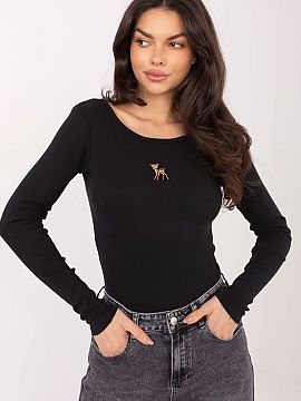 Bluzka Factory Price  The fitted women\'s longsleeve blouse in a casual style is a perfect choice for everyday stylizations. The classic cut and minimalist finish